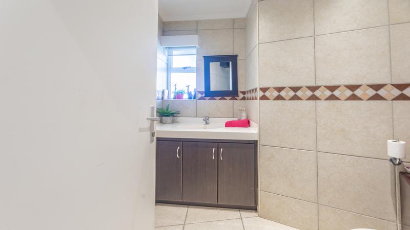 To Let 3 Bedroom Property for Rent in Van Riebeeckstrand Western Cape